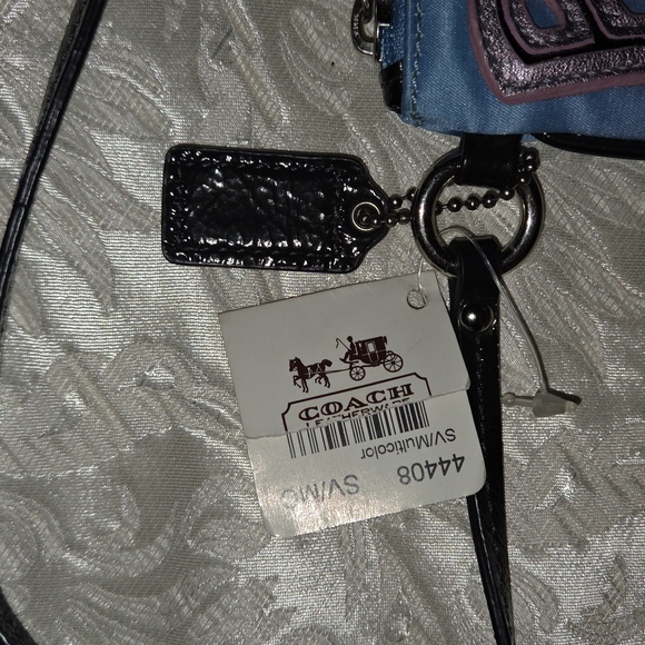 Coach 2Pc Poppy Limited Edition New York City Tote + Wristlet - Picture 5 of 12